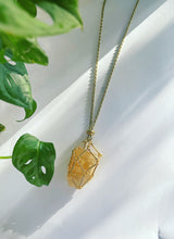 Cargar imagen en el visor de la galería, Crystal-Stone Adjustable Holder Pendant Golden Necklace