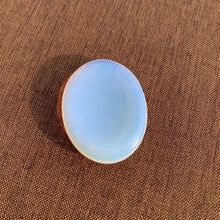 Cargar imagen en el visor de la galería, Piedra Pulgar de Cuarzo Natural | Meditación y Alivio del Estrés | Vibras & Cristales
