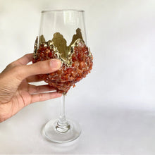 Cargar imagen en el visor de la galería, Set of 2 |Crystal Wine Glasses with Gold Plated Red Agate/Quartz Semi-precious Crystals | 16 oz/465 ml