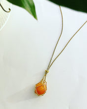 Cargar imagen en el visor de la galería, Crystal-Stone Adjustable Holder Pendant Golden Necklace