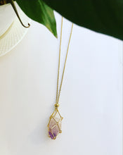 Cargar imagen en el visor de la galería, Crystal-Stone Adjustable Holder Pendant Golden Necklace