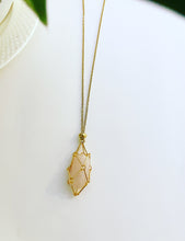 Cargar imagen en el visor de la galería, Crystal-Stone Adjustable Holder Pendant Golden Necklace