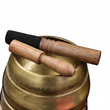 Cargar imagen en el visor de la galería, Tibetan Brass Singing Bowl Meditation Instrument