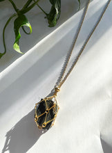 Cargar imagen en el visor de la galería, Crystal-Stone Adjustable Holder Pendant Golden Necklace