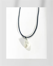 Cargar imagen en el visor de la galería, Natural Stones Leather Necklace