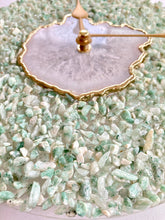 Cargar imagen en el visor de la galería, 10" Diameter Large Light Green Crystal With White Agate Wall Clock
