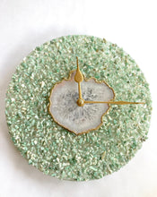 Cargar imagen en el visor de la galería, 10" Diameter Large Light Green Crystal With White Agate Wall Clock