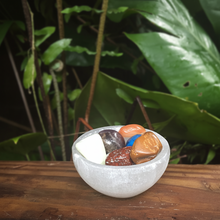 Cargar imagen en el visor de la galería, Chakra Set / 7 Medium Crystals + Selenite Bowl