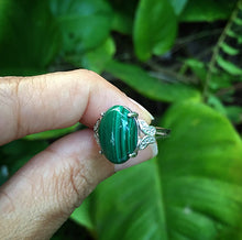 Cargar imagen en el visor de la galería, Malachite White Bronze Ring