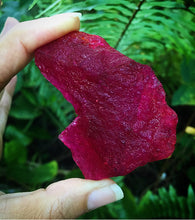 Cargar imagen en el visor de la galería, Pigeon Red Blood Ruby Precious Stones Large