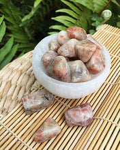 Cargar imagen en el visor de la galería, Sunstone Tumblestones