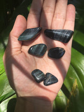 Cargar imagen en el visor de la galería, Blue Tiger Eye Tumblestones