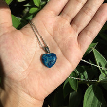 Cargar imagen en el visor de la galería, Heart Quartz Necklace