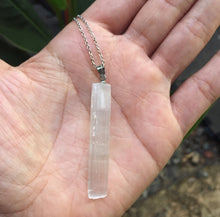 Cargar imagen en el visor de la galería, Selenite Necklace