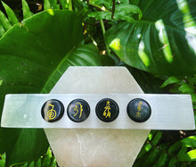 Cargar imagen en el visor de la galería, Black Agate Reiki Symbols Palmstones