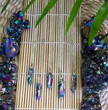 Cargar imagen en el visor de la galería, Aura Titanium Quartz Wired Silver Steel Necklace