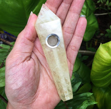 Cargar imagen en el visor de la galería, Crystal Quartz Smoking Pipes
