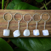 Cargar imagen en el visor de la galería, Moonstone Keychain