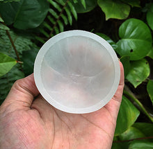 Cargar imagen en el visor de la galería, Selenite Bowl 2 1/2”