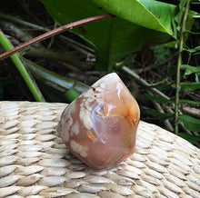 Cargar imagen en el visor de la galería, Flower Agate Self Stand Flames