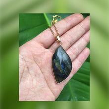 Cargar imagen en el visor de la galería, Labradorite Gold Plated Necklace