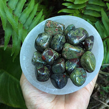 Cargar imagen en el visor de la galería, Bloodstone Jasper Tumblestones