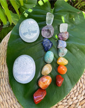 Cargar imagen en el visor de la galería, Selenite Engraved Tree of Life Palm Stone + Chakra Set 7 Crystals