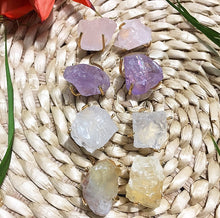 Cargar imagen en el visor de la galería, Raw Crystal Quartz Earrings
