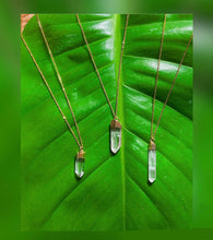 Cargar imagen en el visor de la galería, Crystal Quartz Small Raw Point Gold Plated Necklace