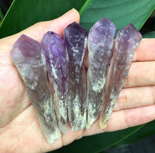Cargar imagen en el visor de la galería, Amethyst Large Raw Points | Third Eye Chakra