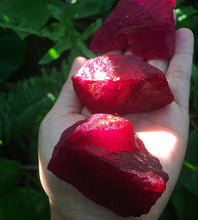 Cargar imagen en el visor de la galería, Pigeon Red Blood Ruby Precious Stones Large