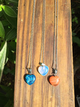 Cargar imagen en el visor de la galería, Heart Quartz Necklace