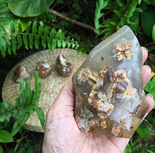 Cargar imagen en el visor de la galería, Flower Agate Self Stand Flames