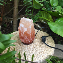Cargar imagen en el visor de la galería, Himalayan Salt Lamp 7”