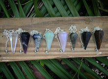 Cargar imagen en el visor de la galería, Crystal Quartz Pendulums