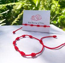 Cargar imagen en el visor de la galería, 7 Knot Red String Bracelet