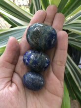 Cargar imagen en el visor de la galería, Lapizlazuli Tumbled Eggs