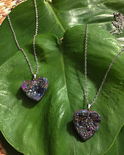 Cargar imagen en el visor de la galería, Rainbow Aura Titanium Quartz Druzy Heart Silver Necklace