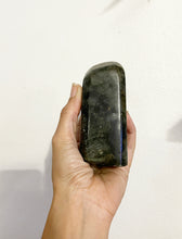 Cargar imagen en el visor de la galería, Labradorite Freeform 4.5”