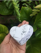 Cargar imagen en el visor de la galería, Howlite Heart Bowl 3.25