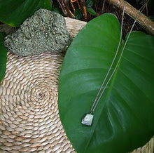Cargar imagen en el visor de la galería, Pyrite Necklace