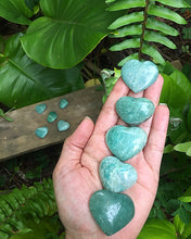 Cargar imagen en el visor de la galería, Amazonite Hearts 45mm