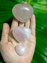 Cargar imagen en el visor de la galería, Rose Quartz Hearts