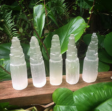 Cargar imagen en el visor de la galería, 6 1/2” Selenite Tower