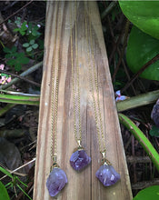 Cargar imagen en el visor de la galería, Raw Amethyst Golden Necklace