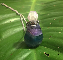 Cargar imagen en el visor de la galería, Natural Quartz Perfume Bottle Necklace