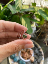 Cargar imagen en el visor de la galería, Moldavite Faceted Oval 925 Silver Ring