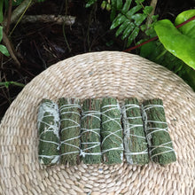 Cargar imagen en el visor de la galería, Cedar + Sage Smudge