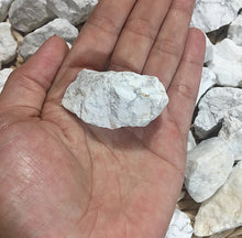 Cargar imagen en el visor de la galería, Howlite Rough Chunks