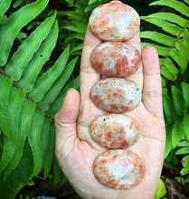 Cargar imagen en el visor de la galería, Sunstone Palm Stones